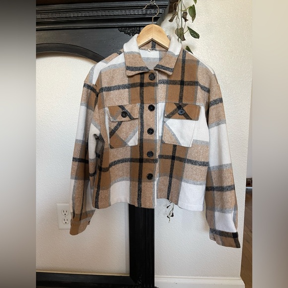 Jackets & Blazers - Flannel shacket waist length women's size L